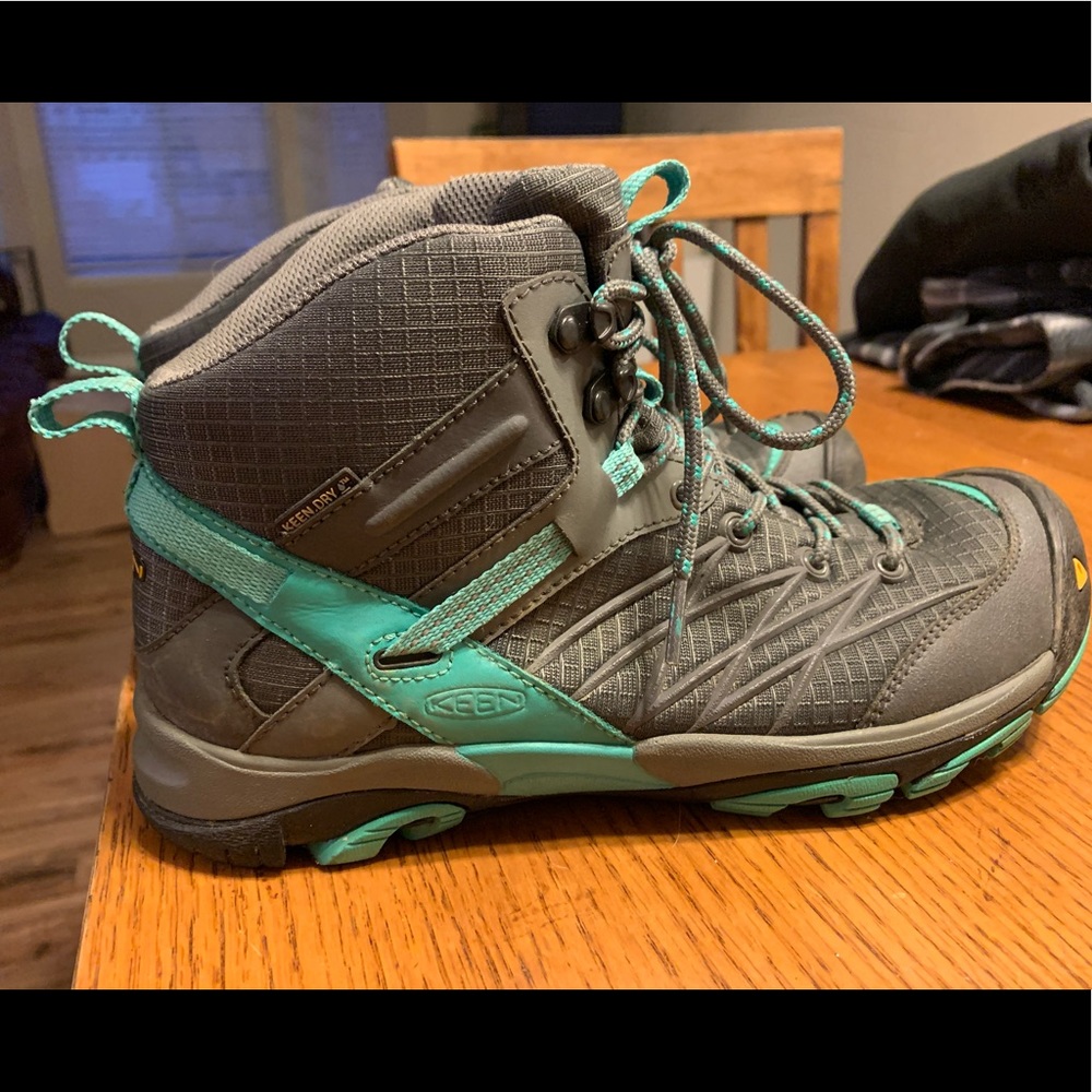 KEEN Hiking Shoes